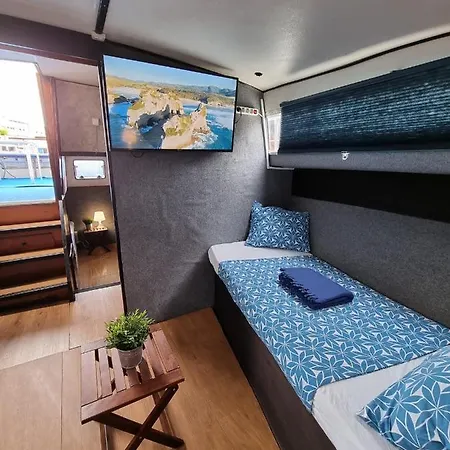 Experiencia En El Mar C Bateau-hôtel